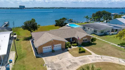 3044 S Peninsula Dr, Daytona Beach, FL 32118