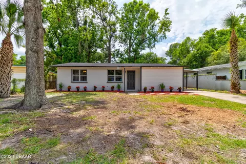 121 Mason Park Dr, Daytona Beach, FL 32117