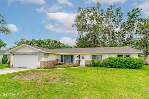 110 Cambridge Dr, Port Orange, FL 32127