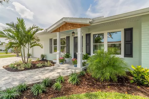 322 N Halifax Dr, Ormond Beach, FL 32176