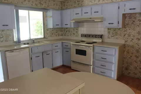 780 Rolling Hills Dr, Port Orange, FL 32129
