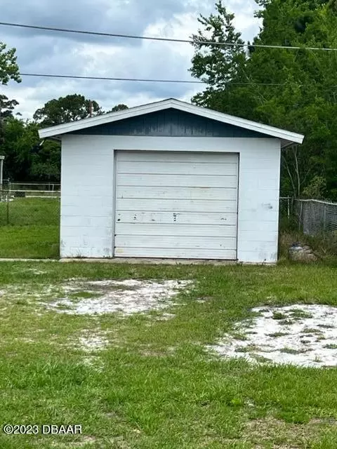 112 West Loop, Oak Hill, FL 32759 photo 18
