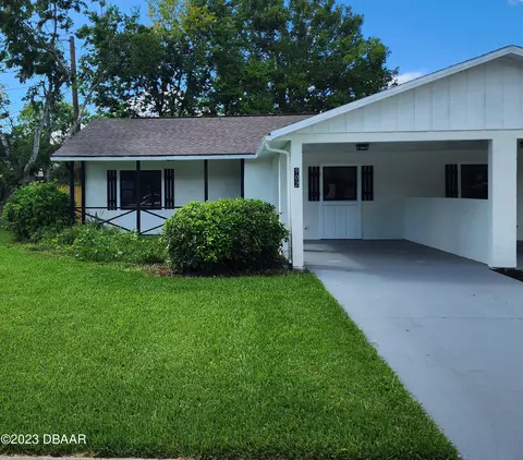 902 Boulder Dr, South Daytona, FL 32119