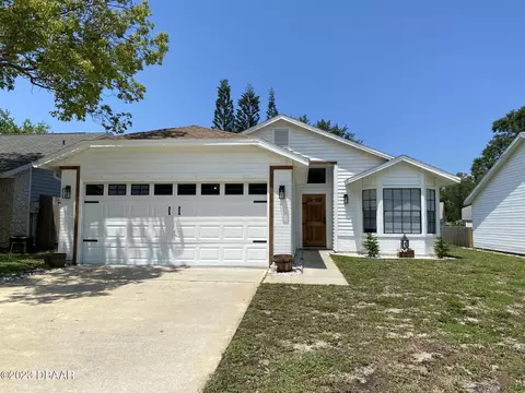 3541 Red Pontiac Dr, Port Orange, FL 32129