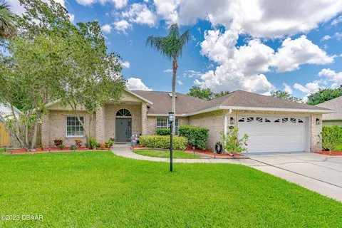 913 Oetter Dr, South Daytona, FL 32119