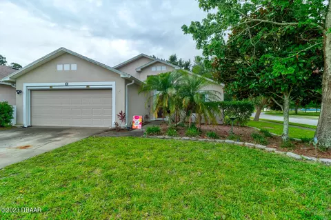 101 Dahoon Holly Dr, Daytona Beach, FL 32117