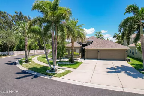 1620 Mira Lago Cir, Ruskin, FL 33570