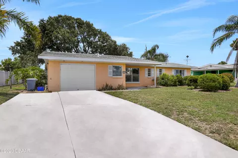 17 Raymonde Cir, Ormond Beach, FL 32176