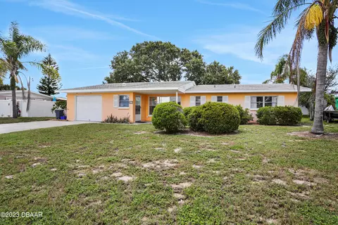 17 Raymonde Cir, Ormond Beach, FL 32176 photo 2