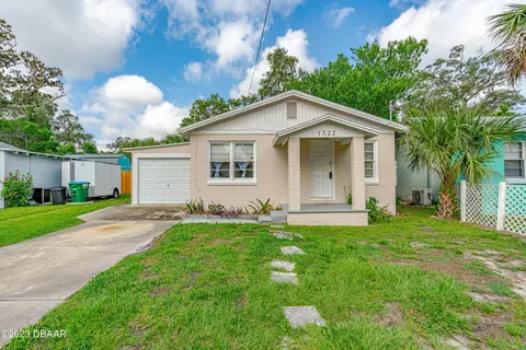1322 Hiawatha Ave, Holly Hill, FL 32117