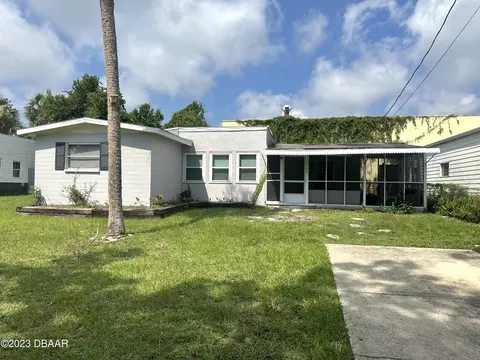 740 Avondale Ave, Holly Hill, FL 32117