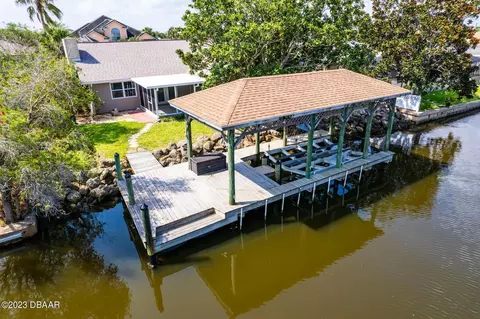 318 N 11th St, Flagler Beach, FL 32136