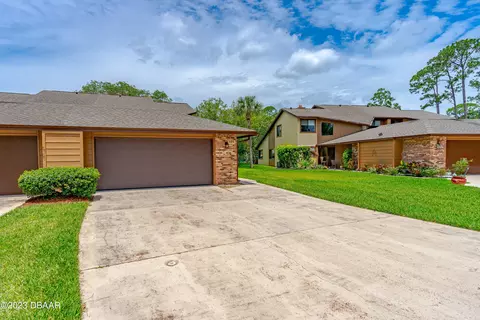 121 Horseshoe Trl, Ormond Beach, FL 32174 photo 2