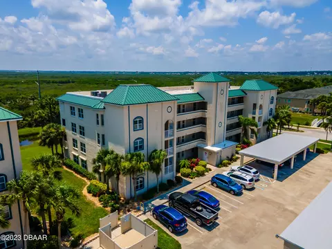 418 Bouchelle Dr #202, New Smyrna Beach, FL 32169