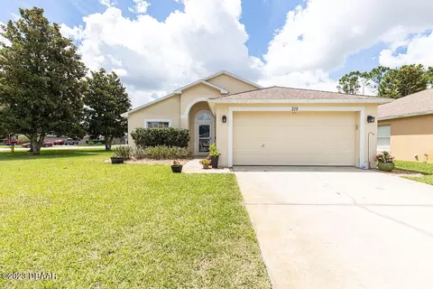 219 Dahoon Holly Dr, Daytona Beach, FL 32117