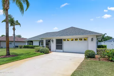 1632 Piccadilly Dr, Daytona Beach, FL 32117