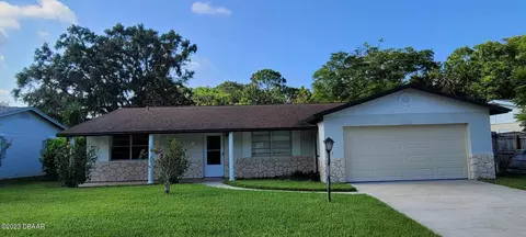 694 Gaslight Dr, South Daytona, FL 32119
