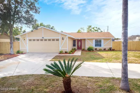 1096 Santa Clara Dr, Deltona, FL 32738