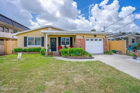 382 Woodland Ave, Daytona Beach, FL 32118