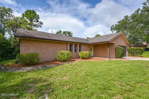 1335 Indian Rock Ct, Deltona, FL 32725