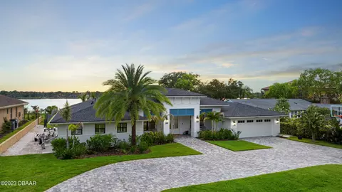 590 John Anderson Dr, Ormond Beach, FL 32176