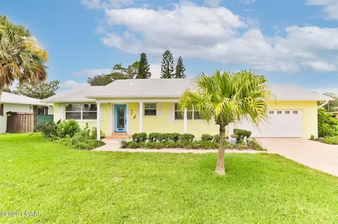 528 N Halifax Dr, Ormond Beach, FL 32176