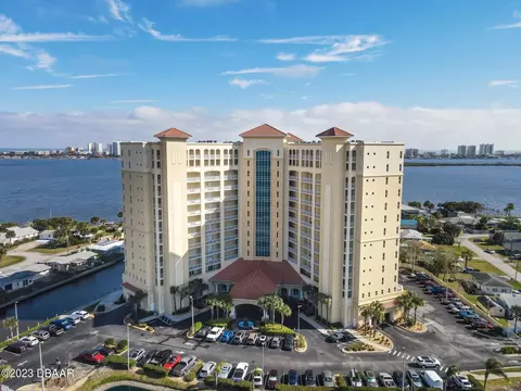 2801 S Ridgewood Ave #408, South Daytona, FL 32119