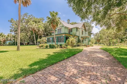 573 Rockledge Dr, Rockledge, FL 32955 photo 2