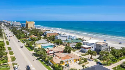 902 E 11th Ave, New Smyrna Beach, FL 32169