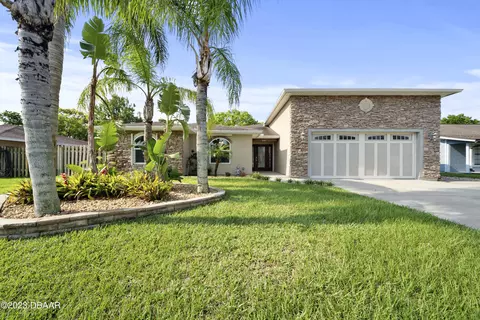 200 Leisure Cir, Port Orange, FL 32127