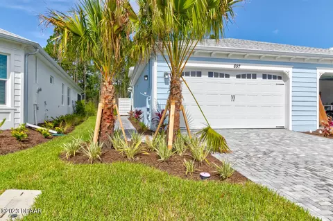 897 Bama Breeze Dr, Daytona Beach, FL 32124