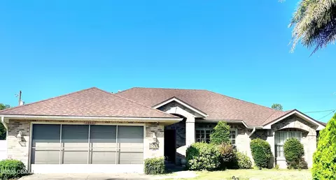1942 Greenview Dr, Deltona, FL 32725