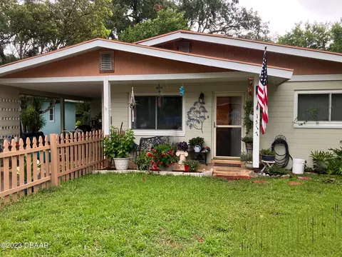 1517 W Moravia Ave, Holly Hill, FL 32117