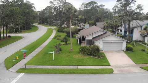 100 Meadowbrook Cir, Daytona Beach, FL 32114