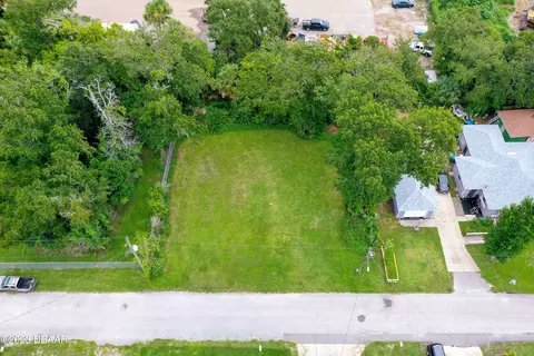 339 Sunset Ave, Holly Hill, FL 32117