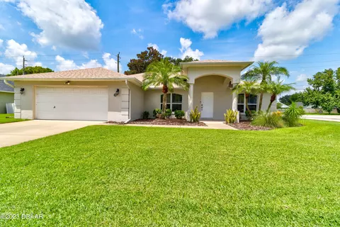 6 Spinnaker Cir, South Daytona, FL 32119
