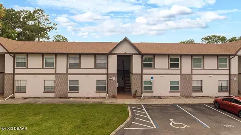 415 Banana Cay Dr #I, South Daytona, FL 32119