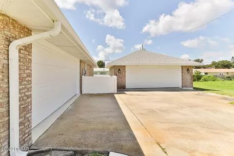 114 Sand Dunes Dr, Ormond Beach, FL 32176 photo 2