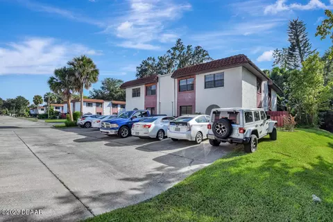 910 Big Tree Rd #1101, South Daytona, FL 32119