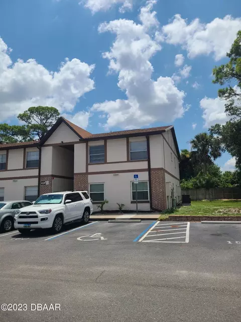 419 E Banana Cay Dr #F, South Daytona, FL 32119