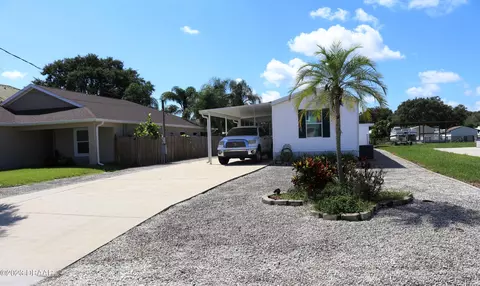 147 Randle Ave, Oak Hill, FL 32759