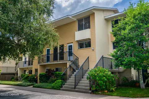 805 Schoolway Ave #208, New Smyrna Beach, FL 32169