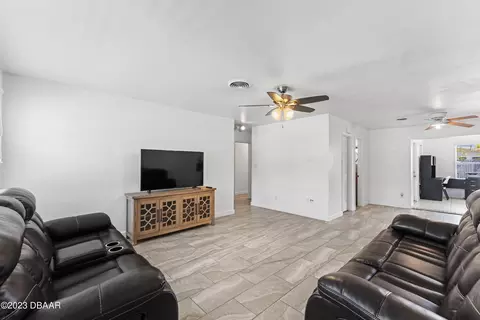 1285 Vanderbilt Dr, Ormond Beach, FL 32174 photo 6