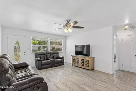 1285 Vanderbilt Dr, Ormond Beach, FL 32174 photo 4