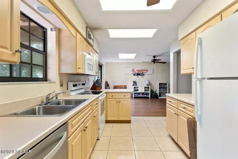 1318 Overbrook Dr, Ormond Beach, FL 32174 photo 9
