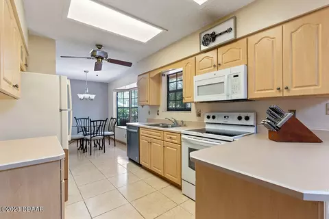1318 Overbrook Dr, Ormond Beach, FL 32174 photo 8