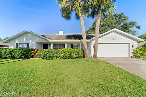 169 Springwood Dr, Daytona Beach, FL 32119