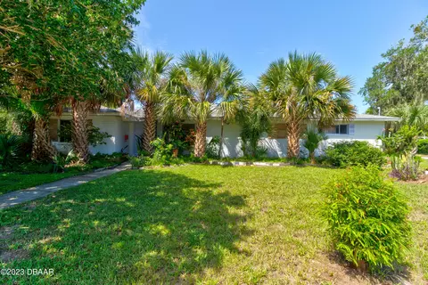 1600 Magnolia St, New Smyrna Beach, FL 32168