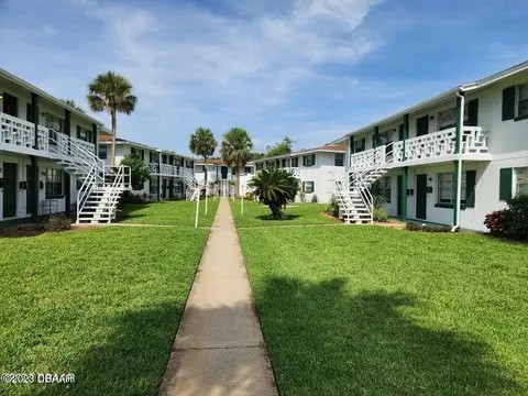 1750 S Palmetto Ave #33, South Daytona, FL 32119