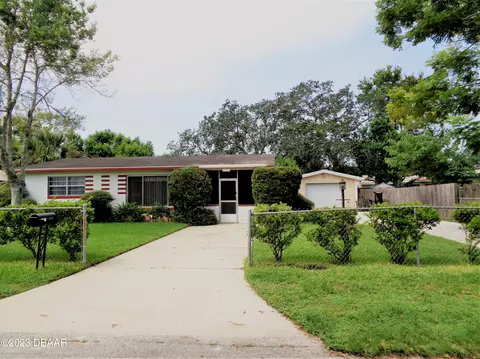1584 Valencia Ave, Holly Hill, FL 32117